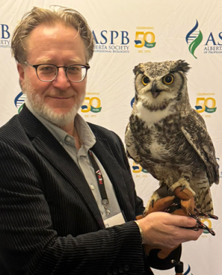 Alberta Birds of Prey 400x493